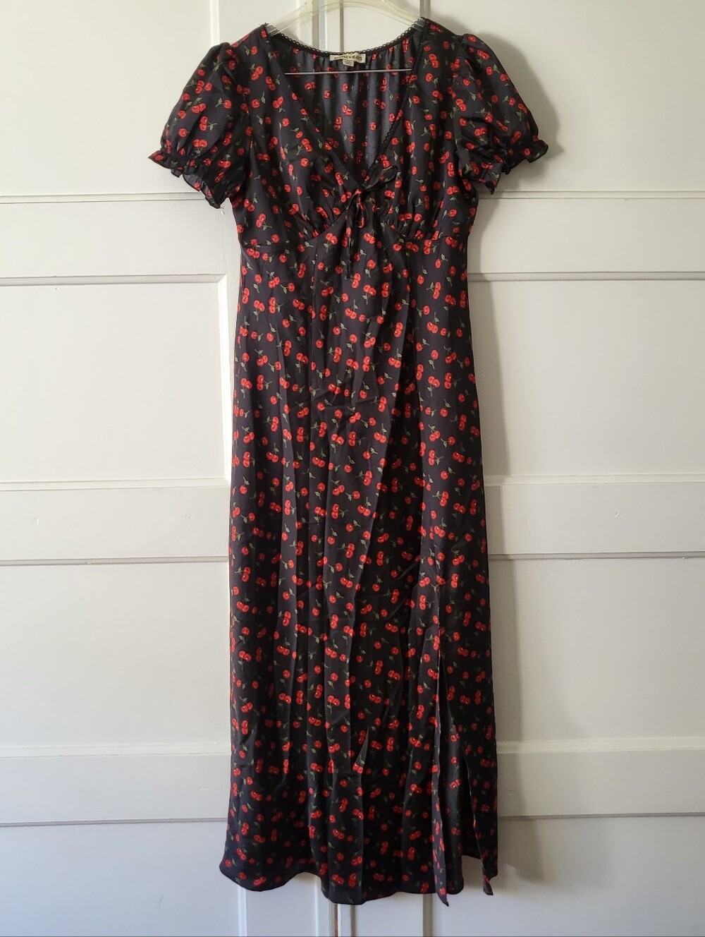 90s Style Short Sleeve Black Satin Midi Dress Roses Scalloped Trim XL